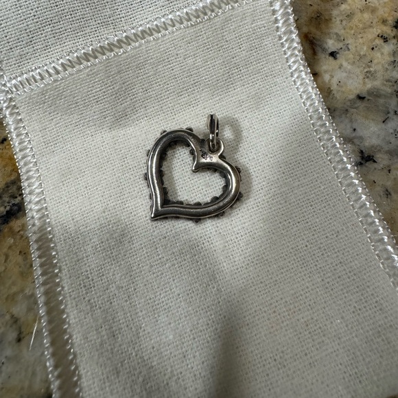 💕James Avery Enamel Floral Heart Wreath Pendant - Picture 4 of 6